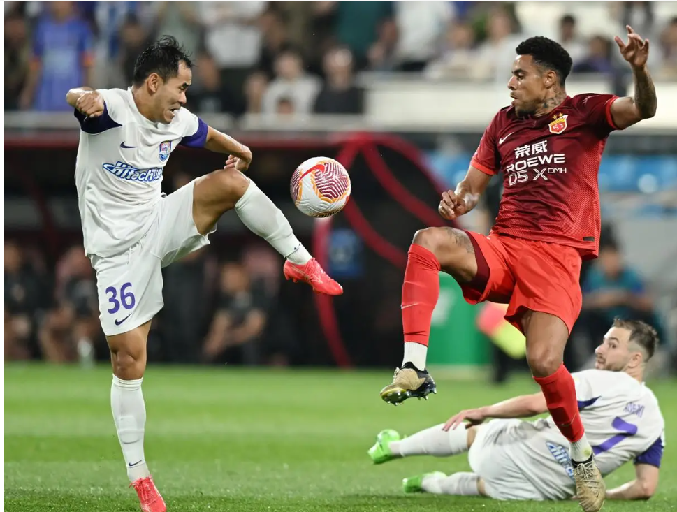 开云体育中国-包含劲敌表现抢眼，全场尽展球技的词条