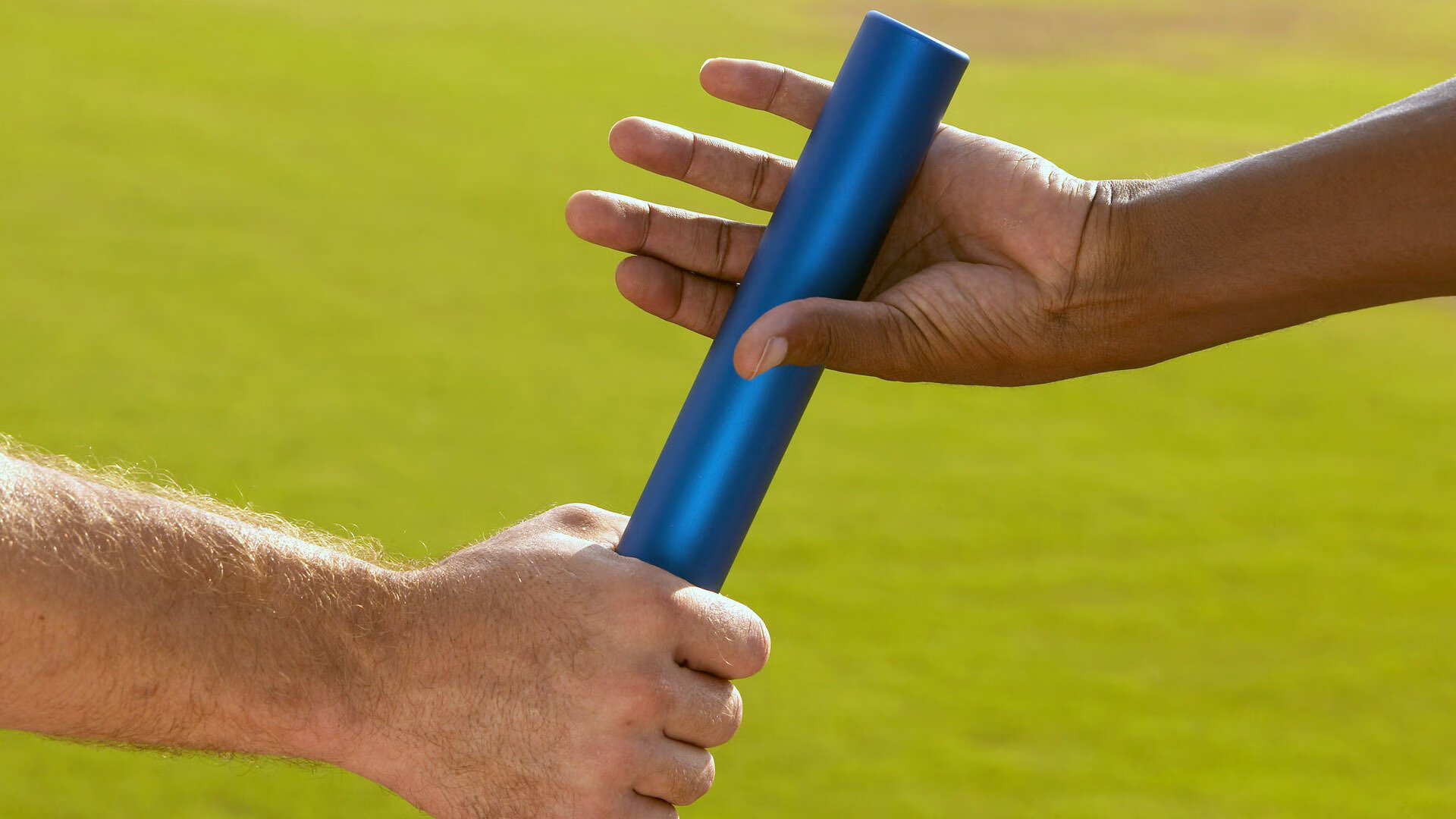 开云平台-赛道与战场，当F1引擎在基辅街头轰鸣